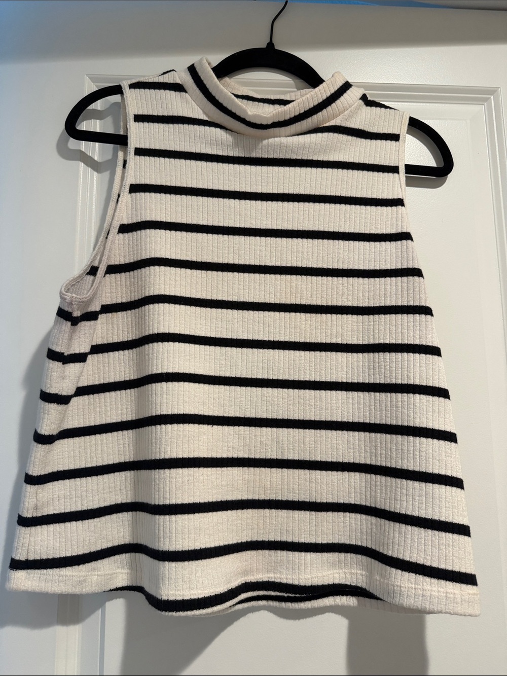 Old Navy Black & White Striped Sleeveless Tank - Picture 3 of 3